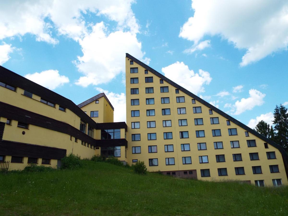Horsky Hotel Jelenovska S Bazenem V Cene Valašské Klobouky 外观 照片