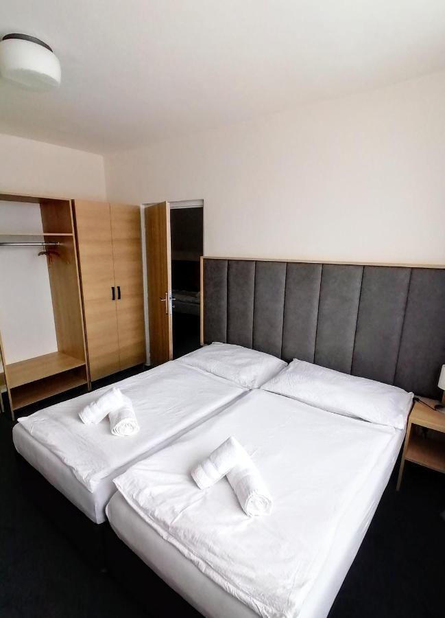 Horsky Hotel Jelenovska S Bazenem V Cene Valašské Klobouky 外观 照片