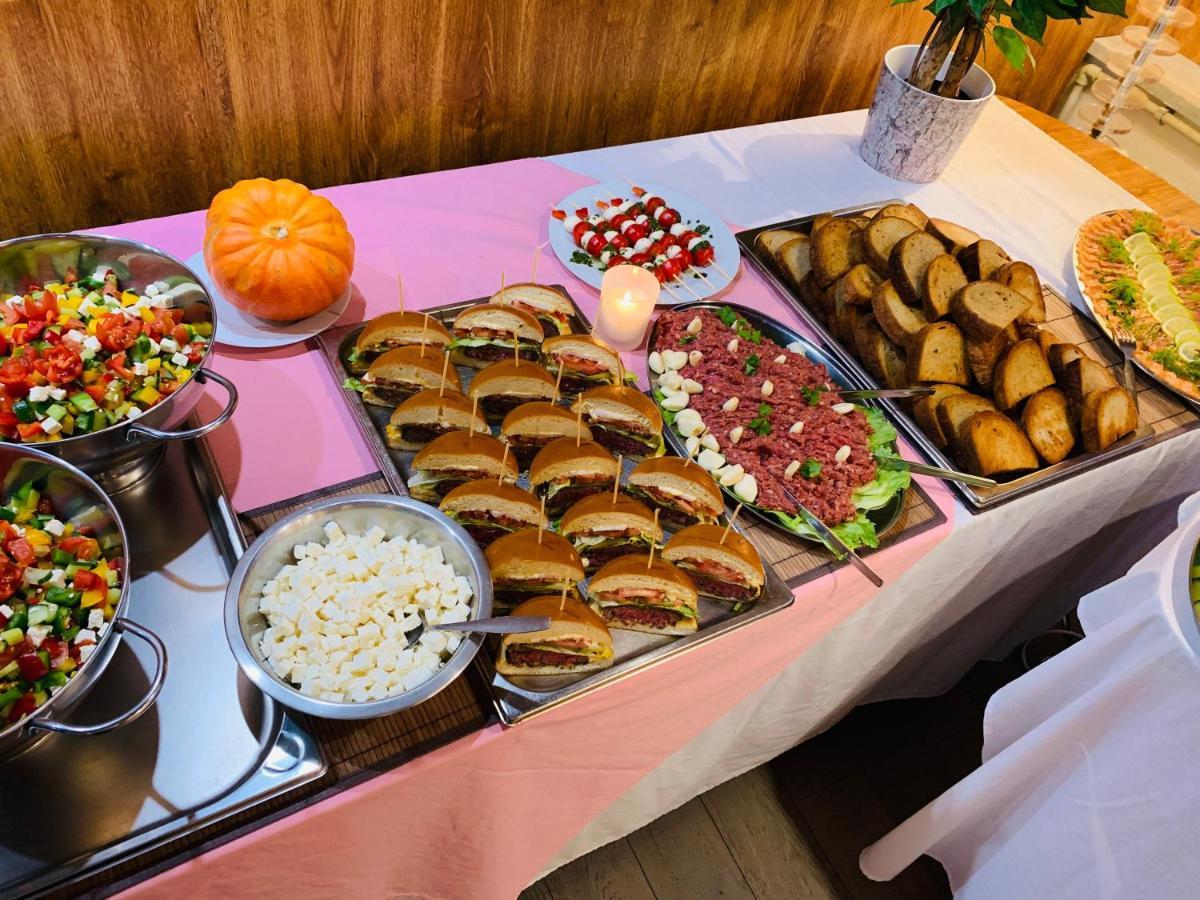 Horsky Hotel Jelenovska S Bazenem V Cene Valašské Klobouky 外观 照片