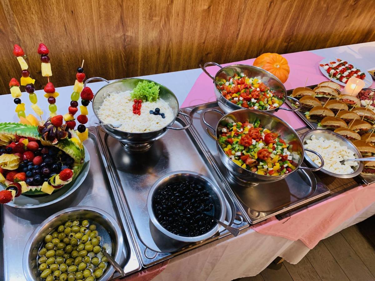 Horsky Hotel Jelenovska S Bazenem V Cene Valašské Klobouky 外观 照片