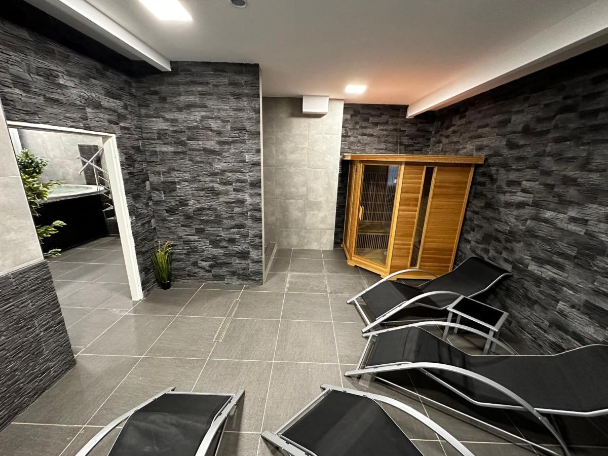 Horsky Hotel Jelenovska S Bazenem V Cene Valašské Klobouky 外观 照片