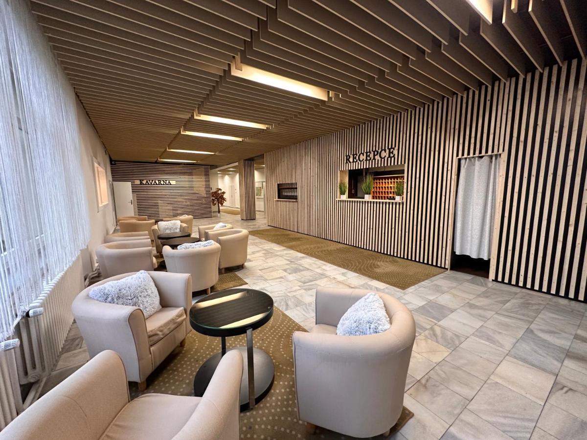 Horsky Hotel Jelenovska S Bazenem V Cene Valašské Klobouky 外观 照片