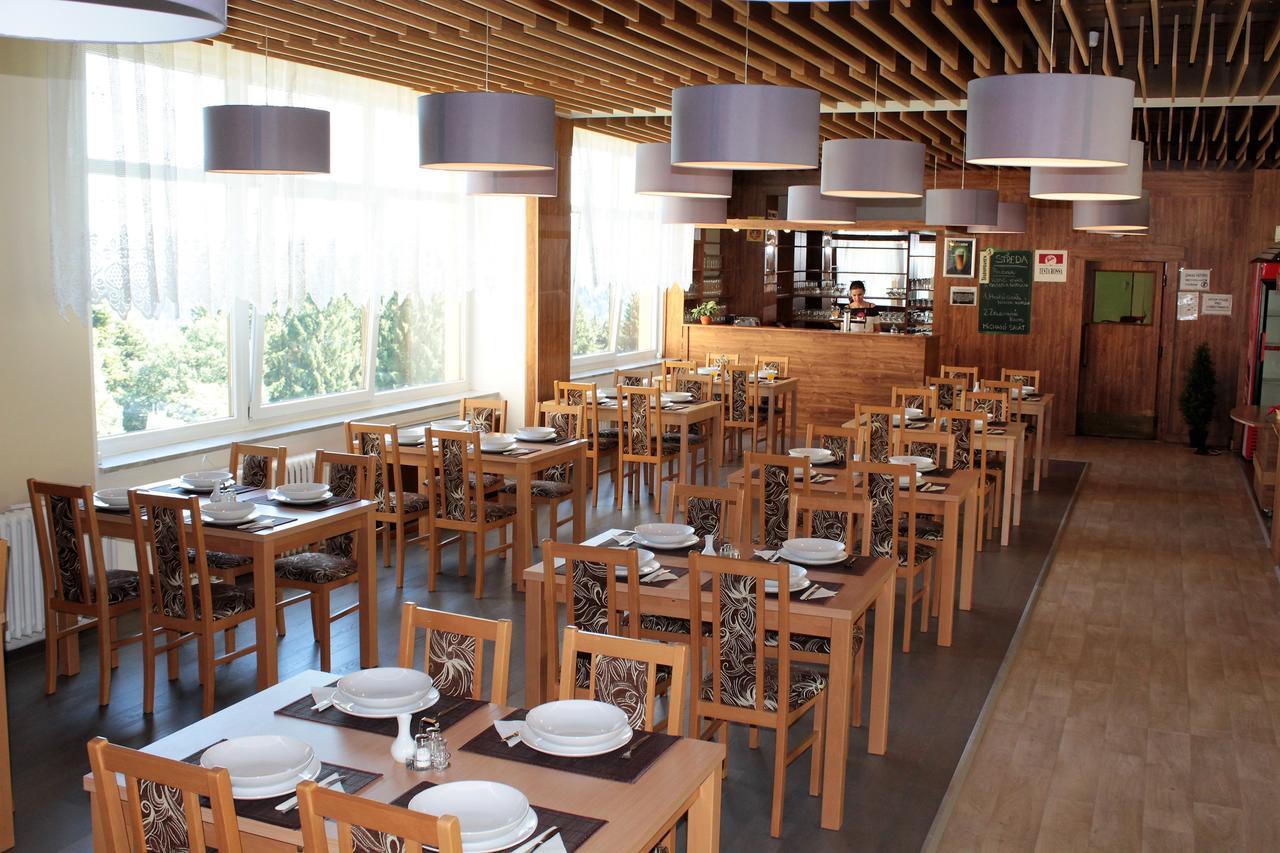 Horsky Hotel Jelenovska S Bazenem V Cene Valašské Klobouky 外观 照片