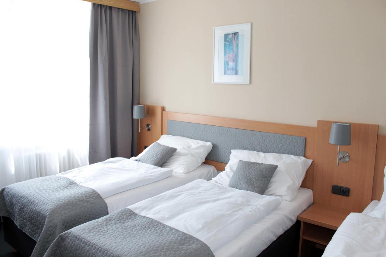 Horsky Hotel Jelenovska S Bazenem V Cene Valašské Klobouky 外观 照片