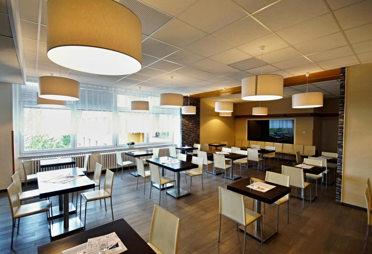 Horsky Hotel Jelenovska S Bazenem V Cene Valašské Klobouky 外观 照片