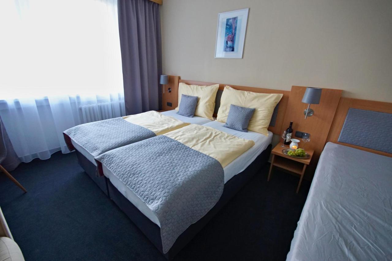 Horsky Hotel Jelenovska S Bazenem V Cene Valašské Klobouky 外观 照片