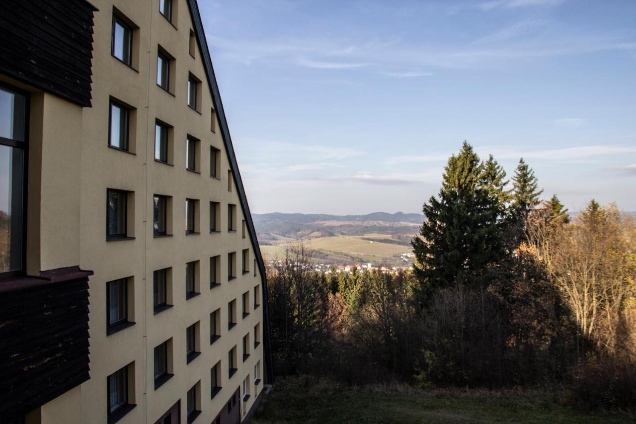 Horsky Hotel Jelenovska S Bazenem V Cene Valašské Klobouky 外观 照片