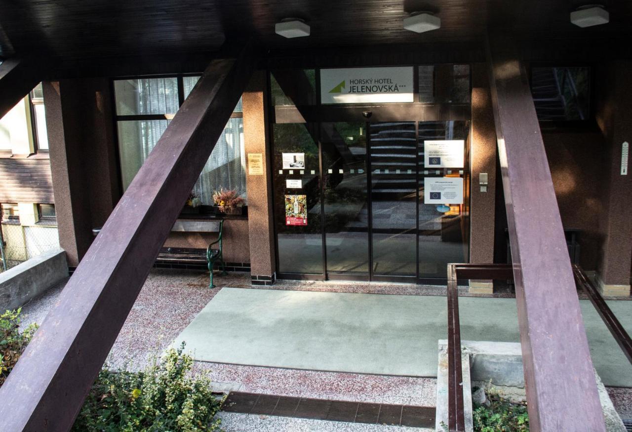 Horsky Hotel Jelenovska S Bazenem V Cene Valašské Klobouky 外观 照片